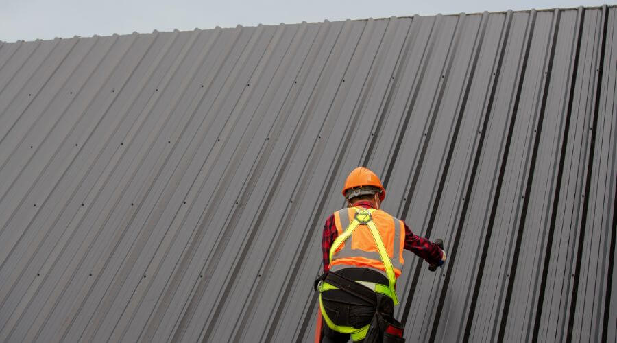 Professional roofing  contractor services in Kenwick